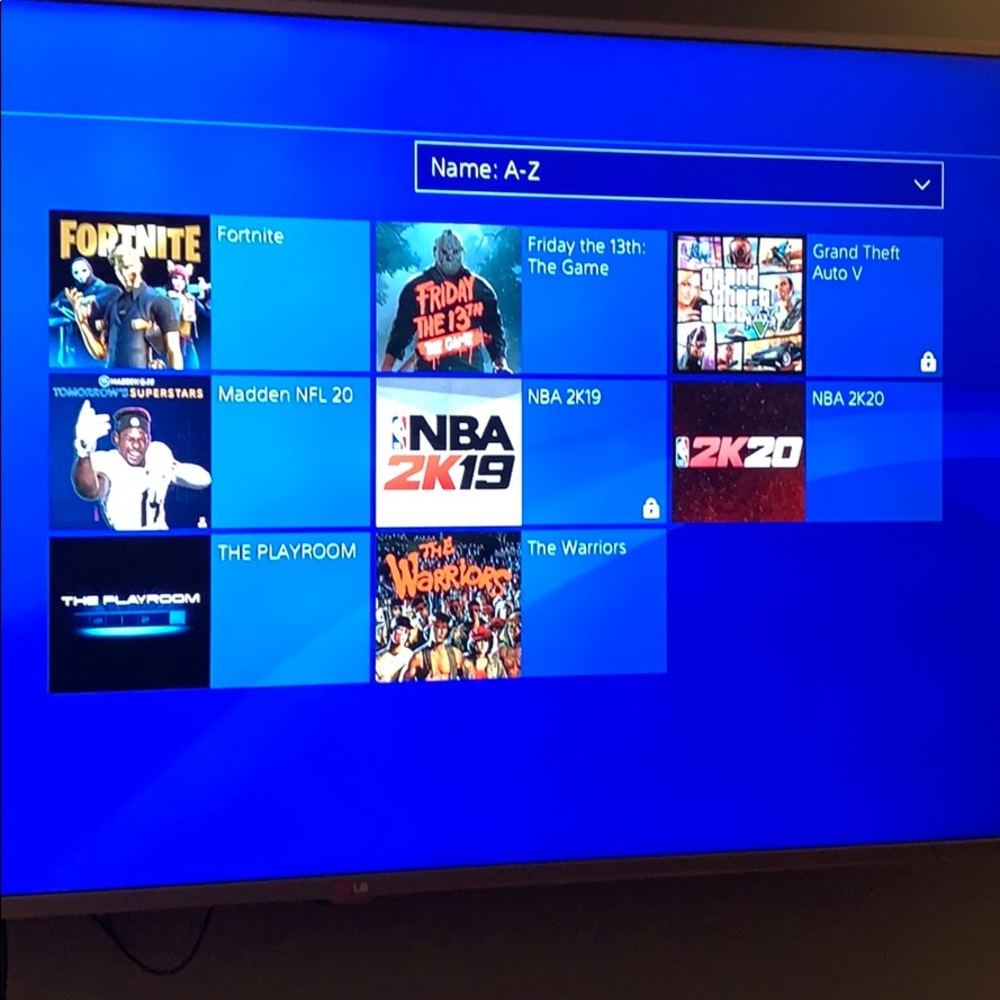 PS4 - Picture 2 of 4